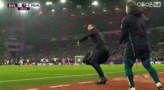 3-2!54岁埃梅里震撼英超:率队两度扳平后绝杀 9连胜+近11轮10胜 3-2!54岁埃梅里震撼英超:率队两度扳平后绝杀 9连胜+近11轮10胜